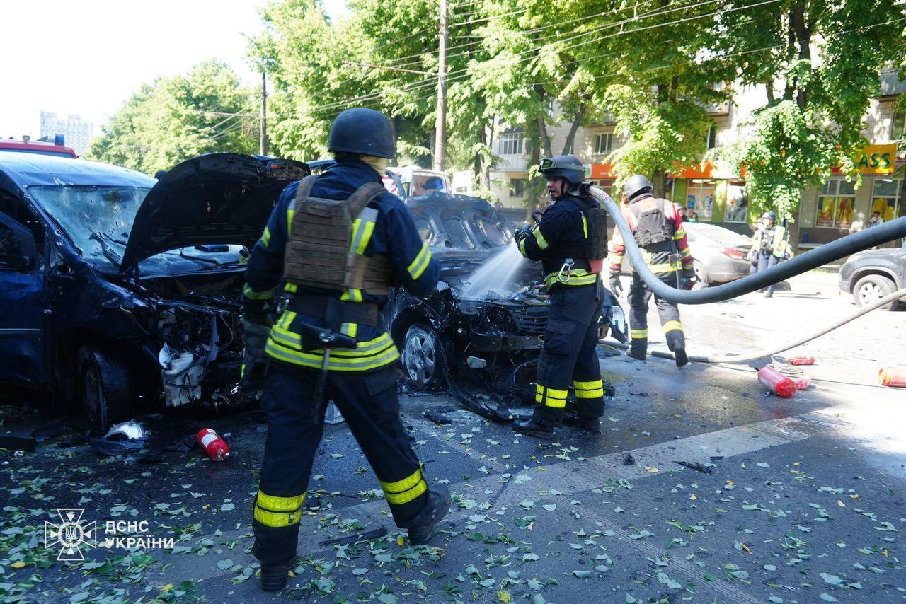 "Без тиску світу Путін не погодиться на припинення вогню": Зеленський відреагував на удар РФ по Сумах