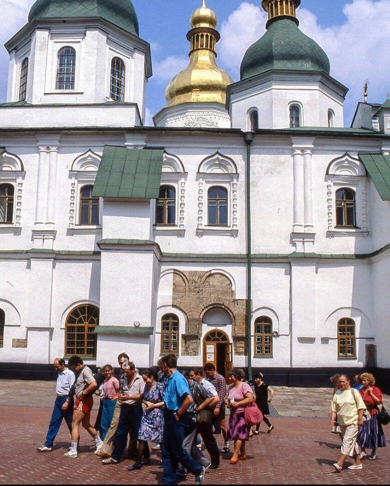 У мережі показали, який вигляд мали Київ та його мешканці у червні 1989 року. Добірка старих фото