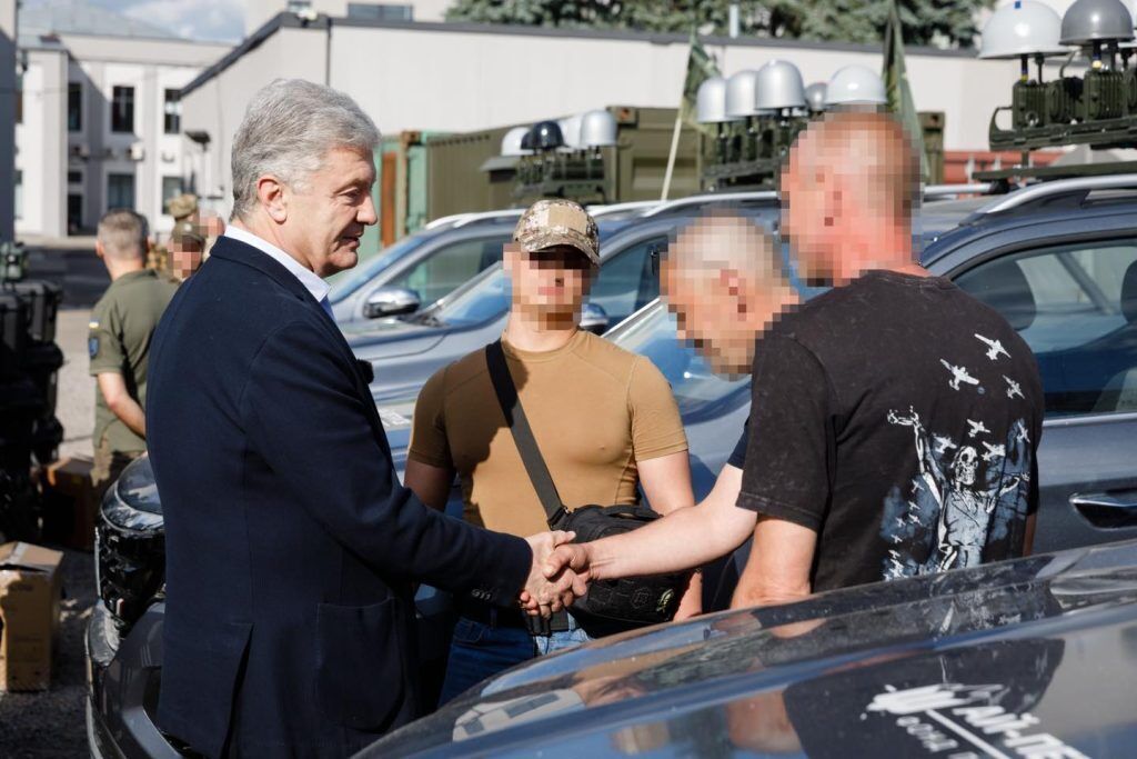 Будут ломать планы врага: Сухопутные войска и дивизион ВМС получили комплексы "Ай-Петри" от Порошенко