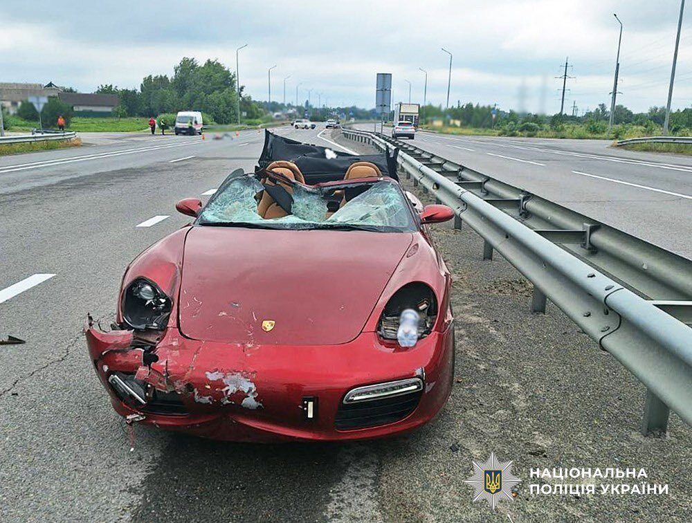 На Житомирщині угорець на Porsche збив на смерть велосипедиста. Фото