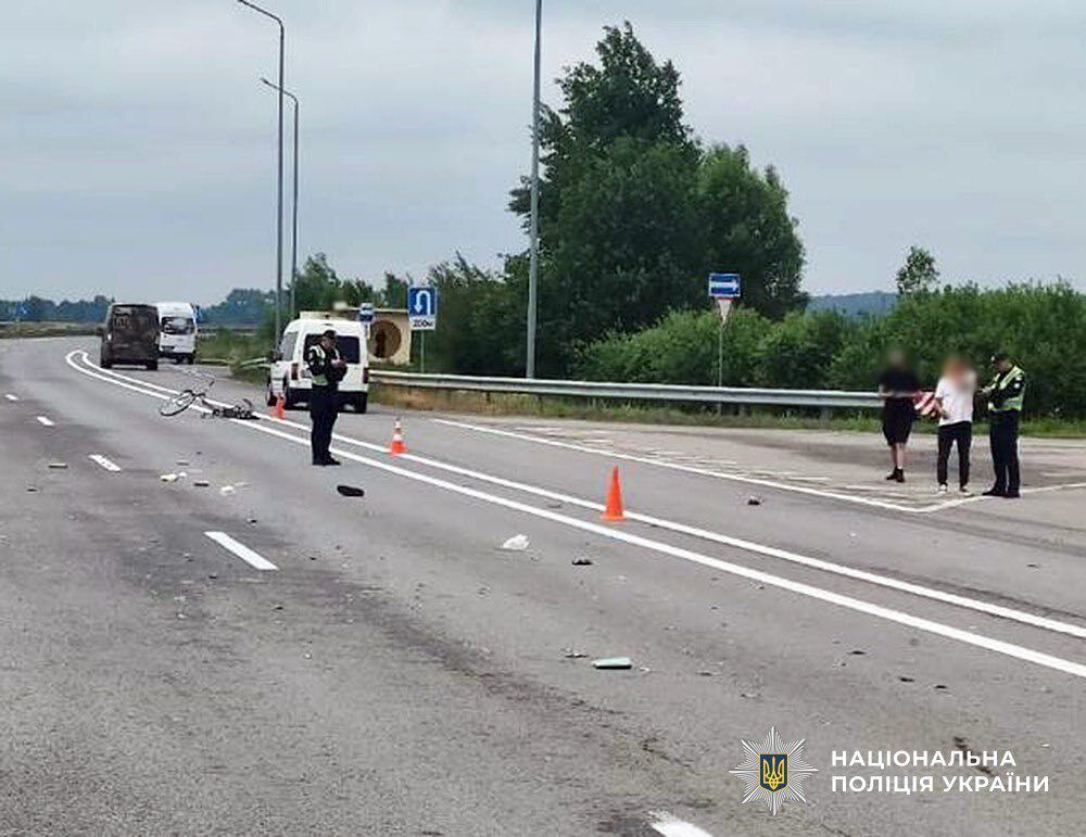 На Житомирщині угорець на Porsche збив на смерть велосипедиста. Фото