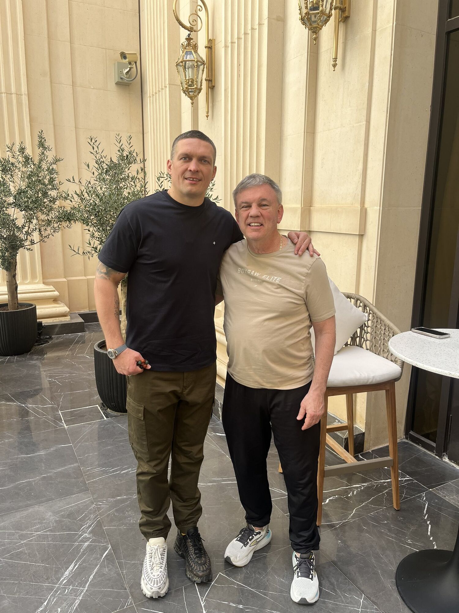 "Усику час йти": легенда боксу застеріг українця від "сумного кінця"