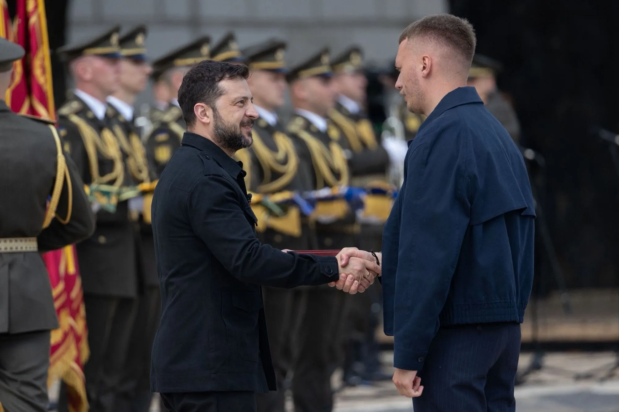 ''Моя мама работает 30 лет учителем – ей ничего не дали!'' Руслан Цыганков получил награду от Зеленского и разделил сеть