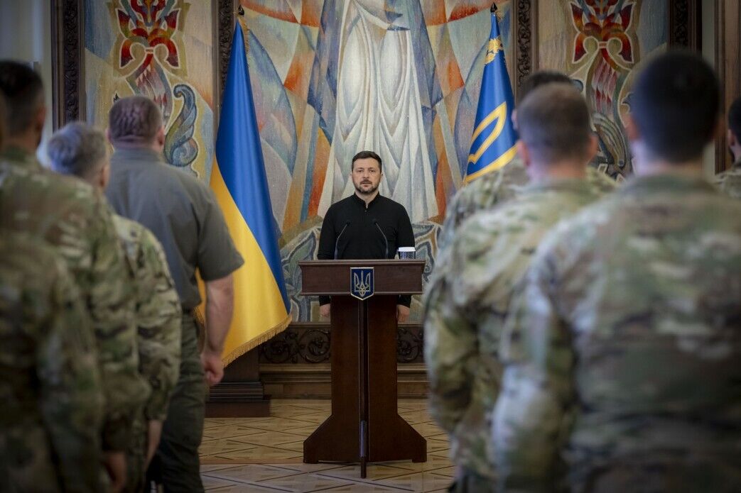 "Украина имеет полное право защищать себя": Зеленский наградил бойцов СБУ за операцию "Паутина". Видео