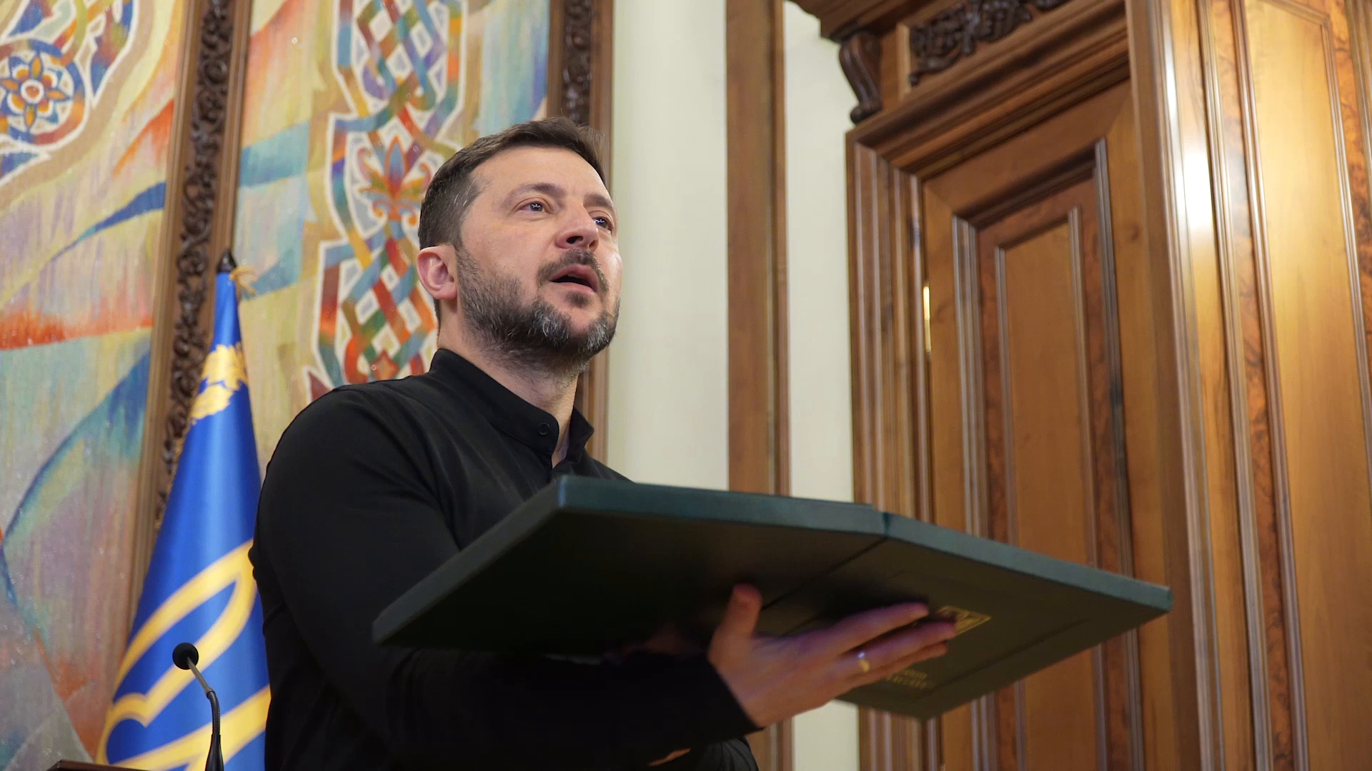 "Украина имеет полное право защищать себя": Зеленский наградил бойцов СБУ за операцию "Паутина". Видео