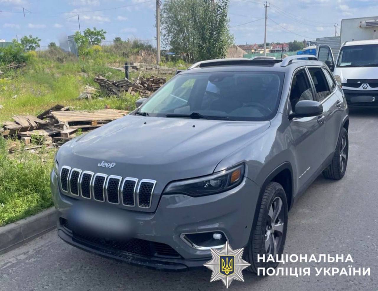 На Киевщине пьяный работник автомойки угнал авто клиентки. Подробности дела и фото