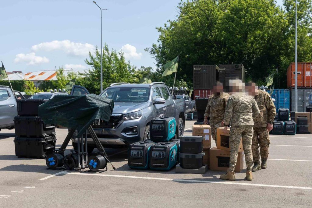 "Це прикриє 200 км фронту": українські воїни отримали нову техніку від Порошенка
