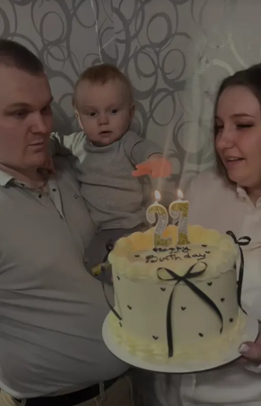 Приїхали із сином до батьків у гості й загинули: у Прилуках російські дрони вбили молоду маму з дитиною та бабусю, глава родини розбирав завали