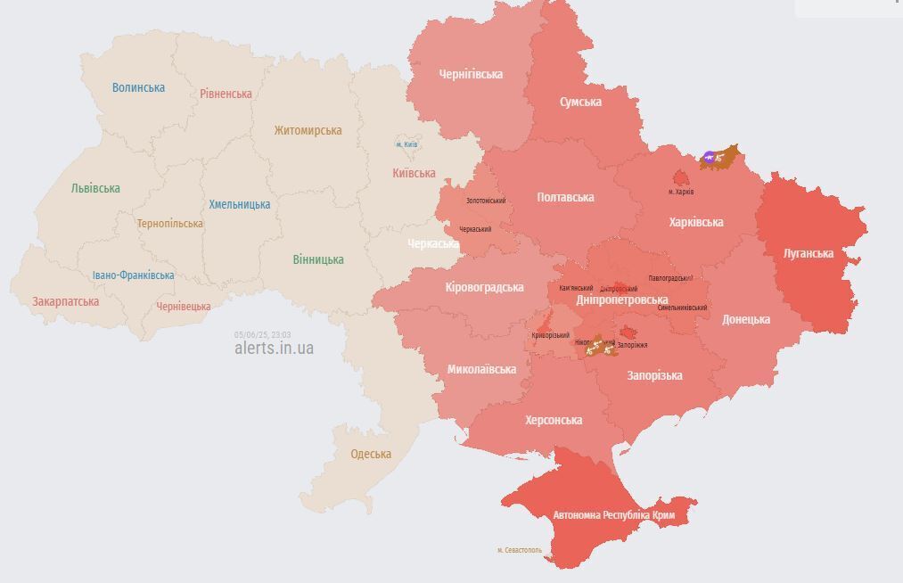 В Крыму прогремели мощные взрывы: оккупанты пожаловались на ракетную атаку