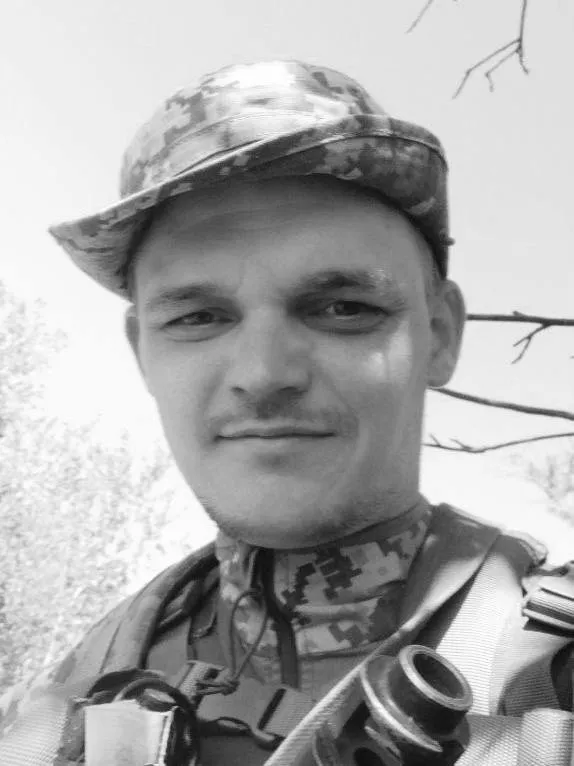 Загинув, рятуючи побратимів: на Київщині попрощаються із військовим Євгенієм Касьяновим. Фото