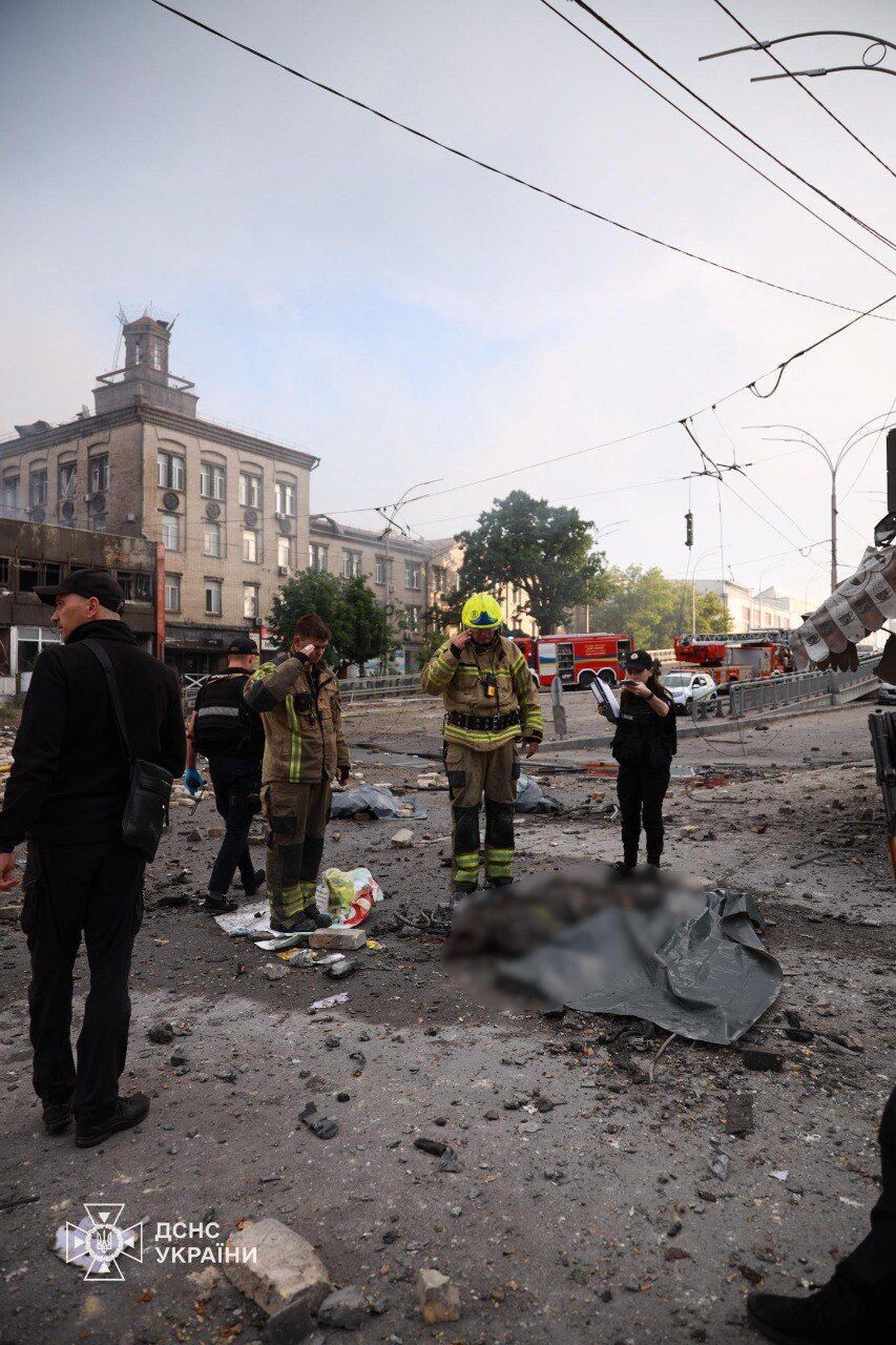 У Києві під час ліквідації наслідків ворожих ударів загинуло троє рятувальників ДСНС