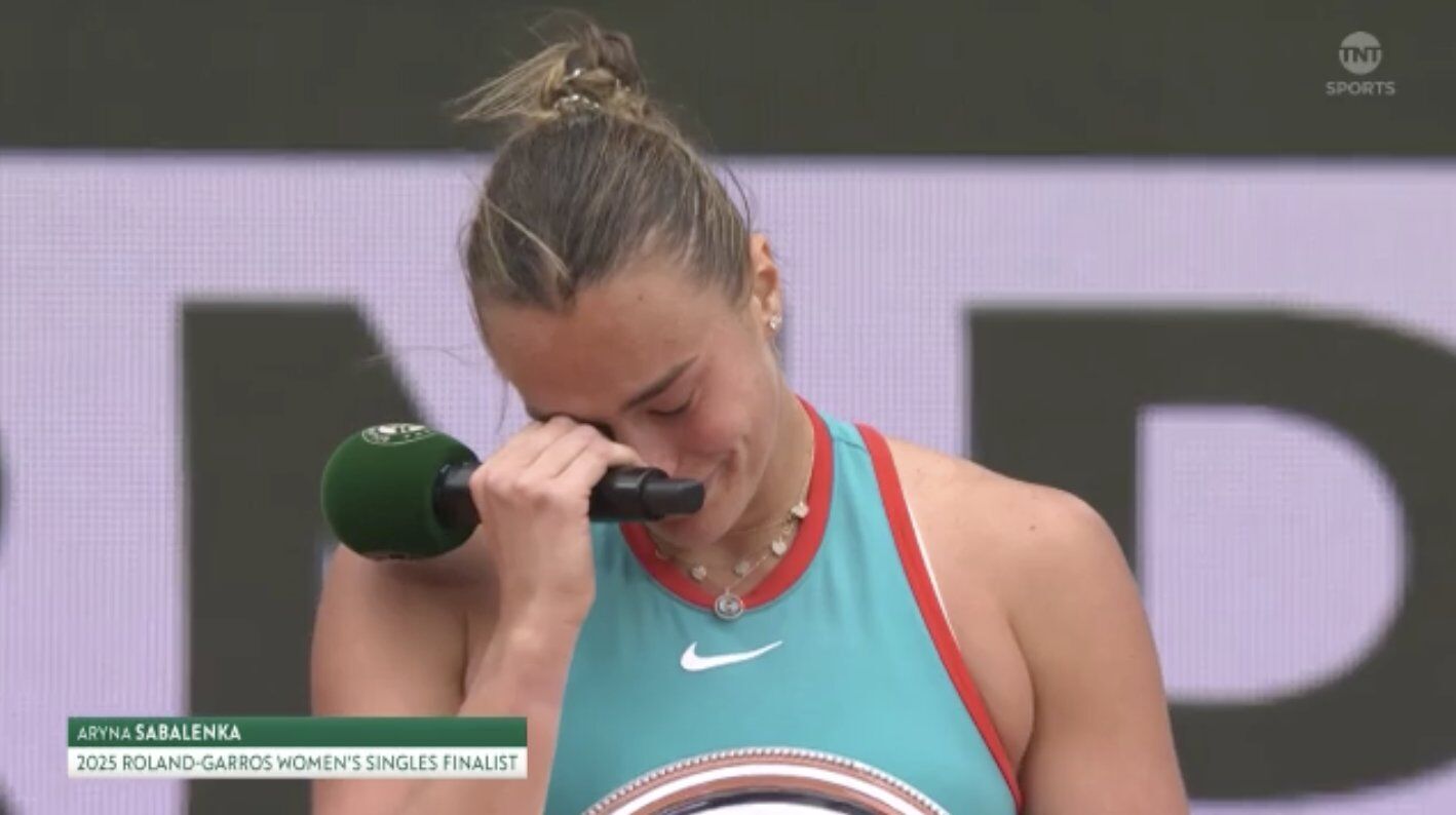 Соболенко, которая гнобила украинских теннисисток, настигла карма в финале Roland Garros