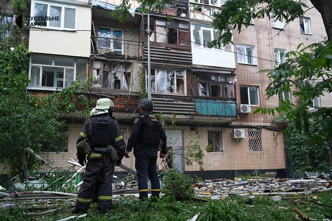 Харків пережив ніч пекла: наймасованіша з початку війни атака РФ забрала життя 3 людей, ще 17 поранено. Фото та відео