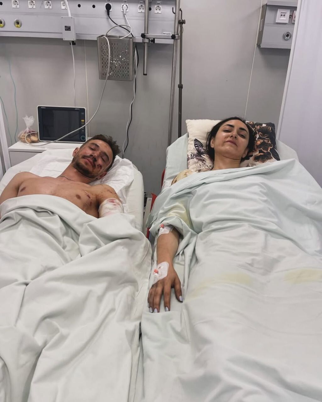 "Живы – и это главное": пострадавшие пресофицеры ГСЧС Киева опубликовали первое фото
