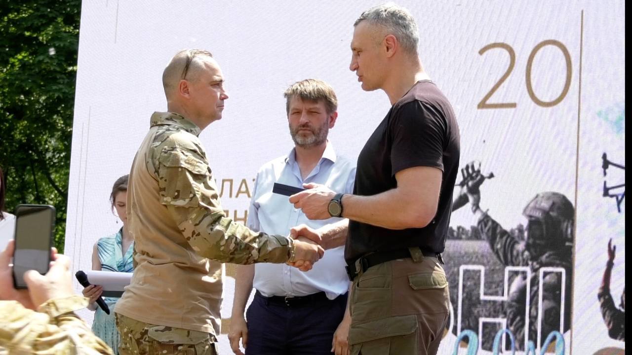 Виталий Кличко посетил мероприятие, посвященное поддержке ветеранов, ветеранок, их семей и наградил участников
