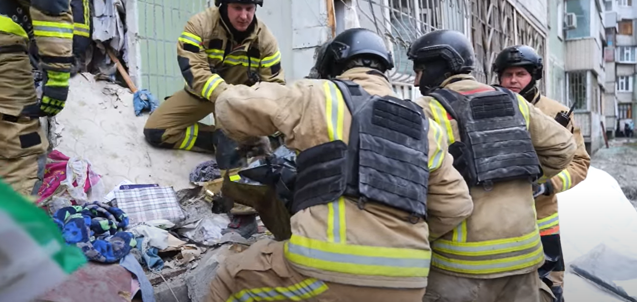 13-річна дівчинка із Сум сама вибралася з-під завалів і врятувала тата: історія юної героїні. Відео
