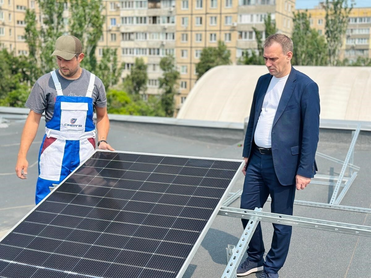 У школах Дніпра встановили вже 40 сонячних електростанцій