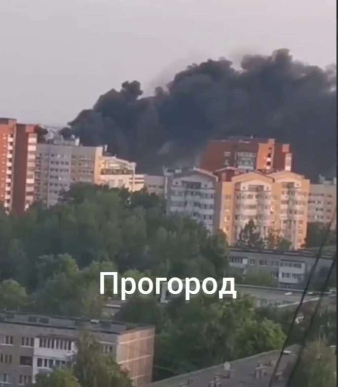 У Генштабі підтвердили удар по заводу в Чебоксарах, де виготовляли антени для "Шахедів": сталась масштабна пожежа. Відео