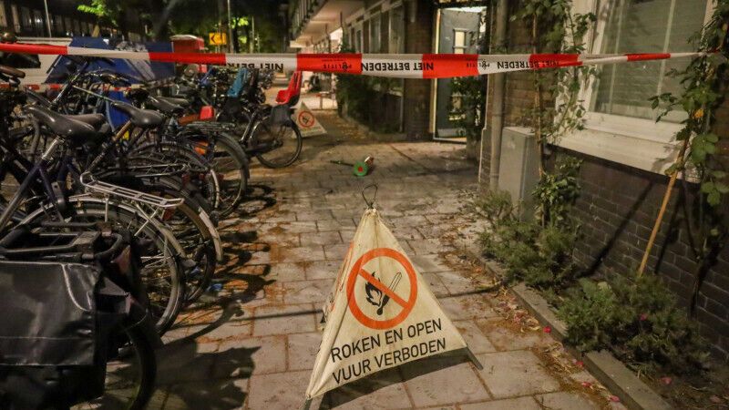В Амстердамі стались вибух і пожежа у багатоквартирному будинку: мешканці вистрибували з вікон. Фото
