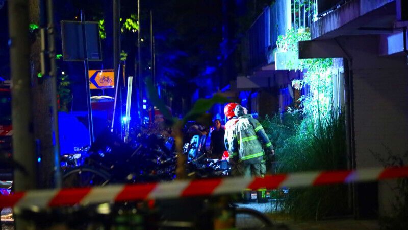 В Амстердамі стались вибух і пожежа у багатоквартирному будинку: мешканці вистрибували з вікон. Фото