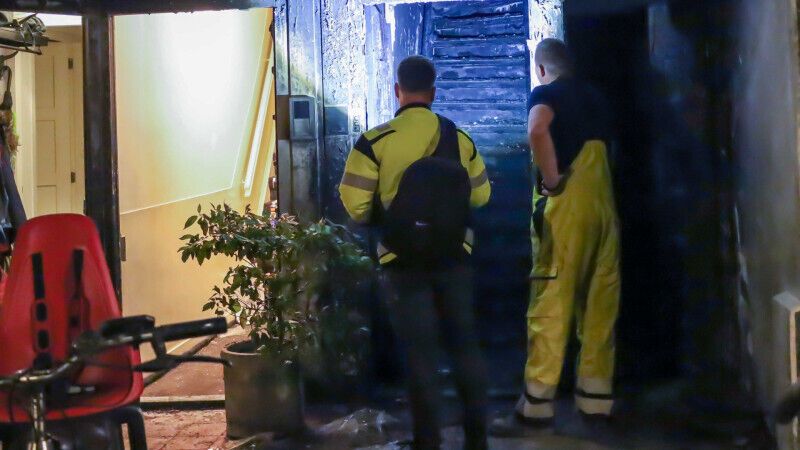 В Амстердамі стались вибух і пожежа у багатоквартирному будинку: мешканці вистрибували з вікон. Фото