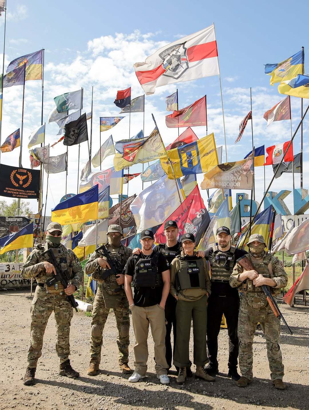 Хрещениця короля Чарльза ІІІ разом із синами відвідала Україну і звернулася до світу