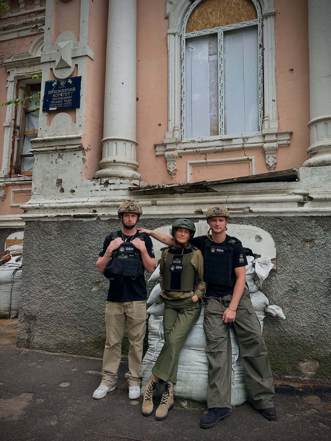 Хрещениця короля Чарльза ІІІ разом із синами відвідала Україну і звернулася до світу