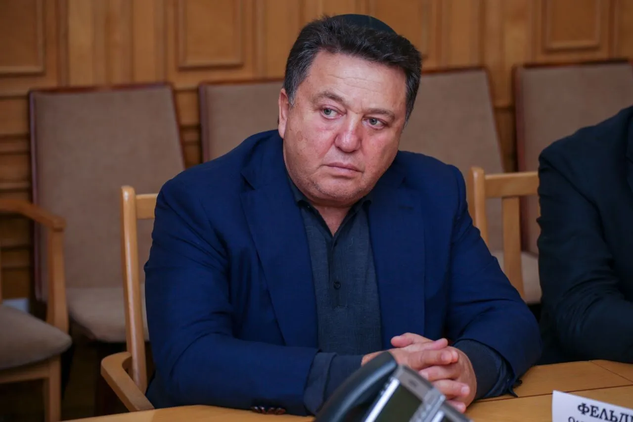 На якому авто їздить нардеп від "Батьківщини" Фельдман