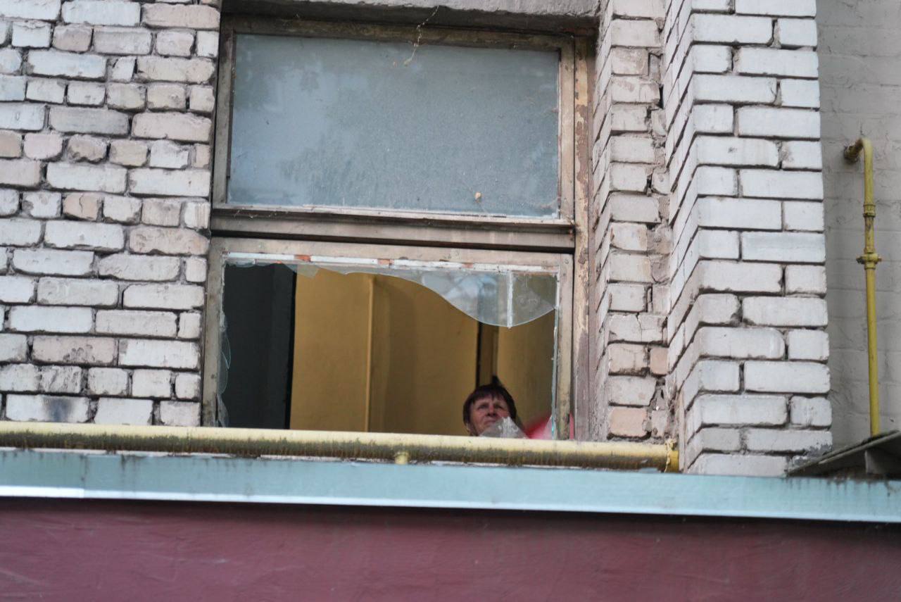 Окупанти атакували Запоріжжя та область: пошкоджено підприємство, виникла пожежа. Фото і відео