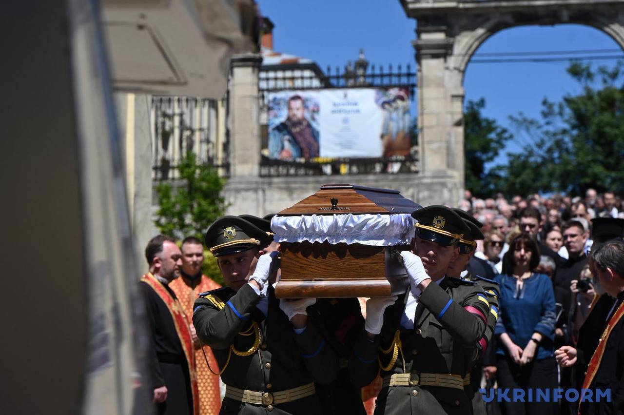 У Львові прощаються з українським письменником і дисидентом Ігорем Калинцем. Фото
