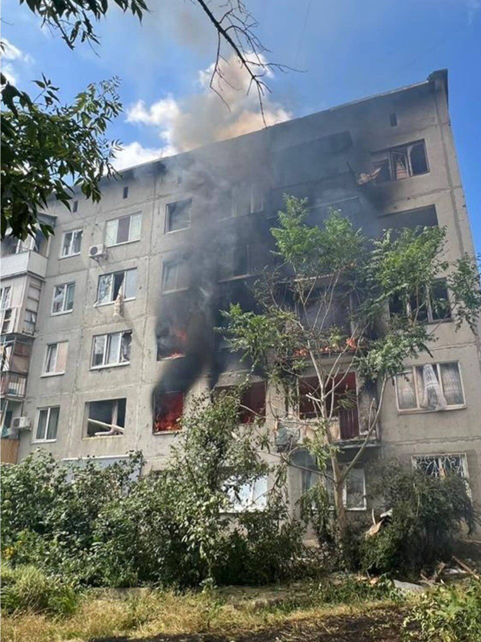 Оккупанты ударили по жилой застройке Константиновки: ранены трое гражданских. Фото
