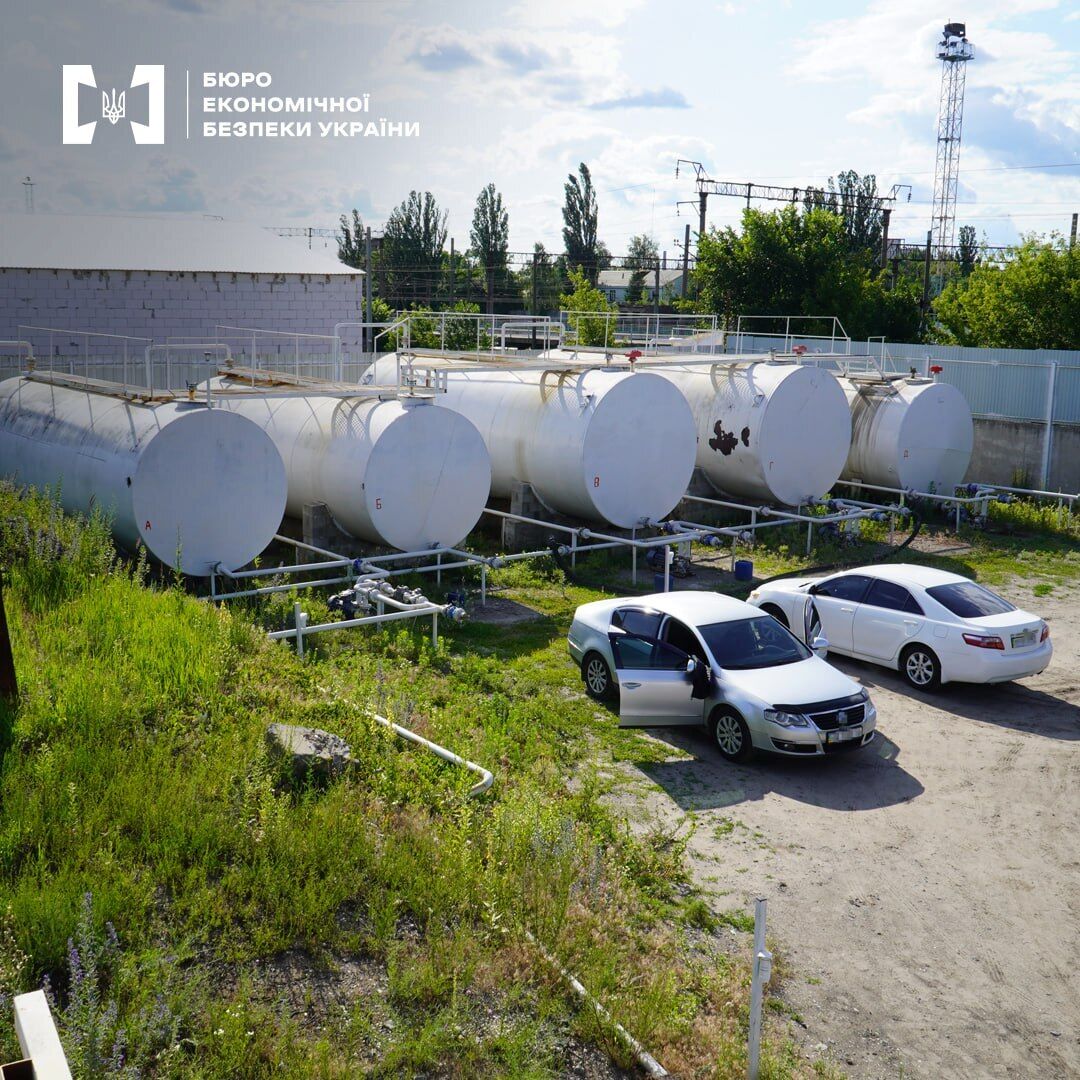 Українські правоохоронці викрили продаж підробленого пального