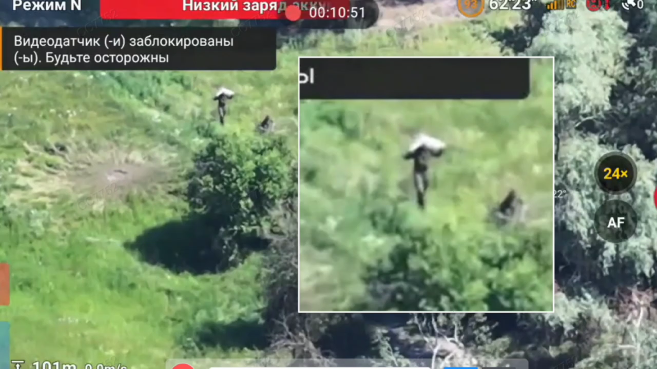 "Рухалися з піднятими руками": українські прикордонники взяли в полон двох окупантів за допомогою дрона. Відео