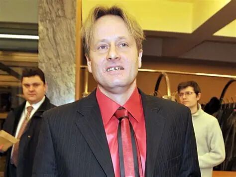 Режиссер "Сватов", который называл Зеленского "фашистом", отправил на войну в Украину близкого родственника