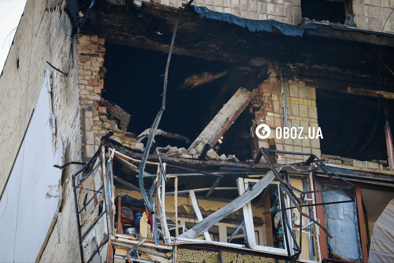 РФ влаштувала комбіновану атаку на Київ: спалахнули житлові будинки, є загиблі й постраждалі. Фото й відео