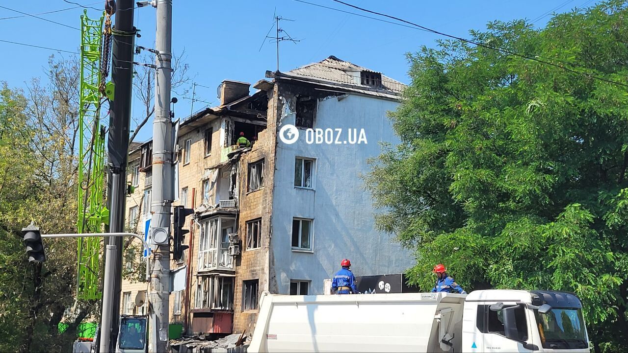 Дрон попал прямо в квартиру: в Киеве в результате атаки РФ был ранен председатель НСХУ Константин Чернявский. Фото