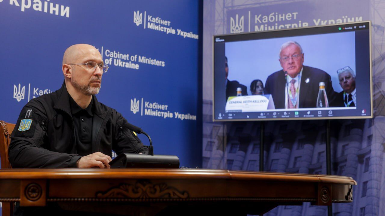 Шмыгаль выступил с речью на URC-2025 в онлайн-формате