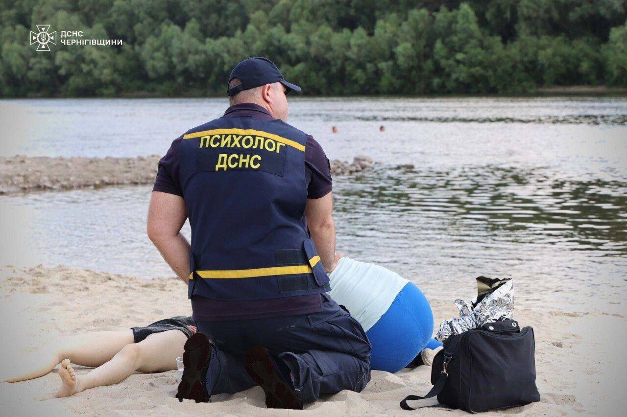 Раптово зникла під водою: у Чернігові потонула 17-річна дівчина. Фото