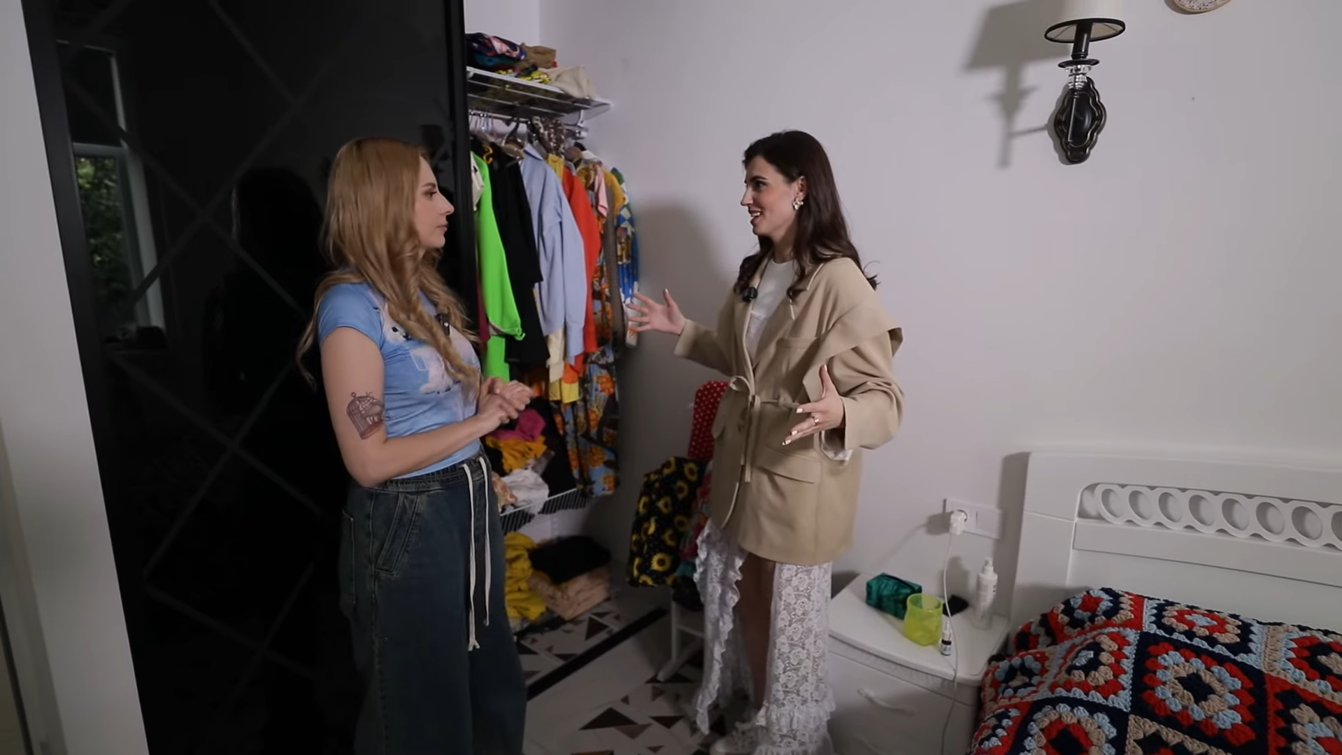 Дизайнерский ремонт, но пустой холодильник: в какой квартире живет интервьюер Эмма Антонюк и почему она боится озвучить арендную плату