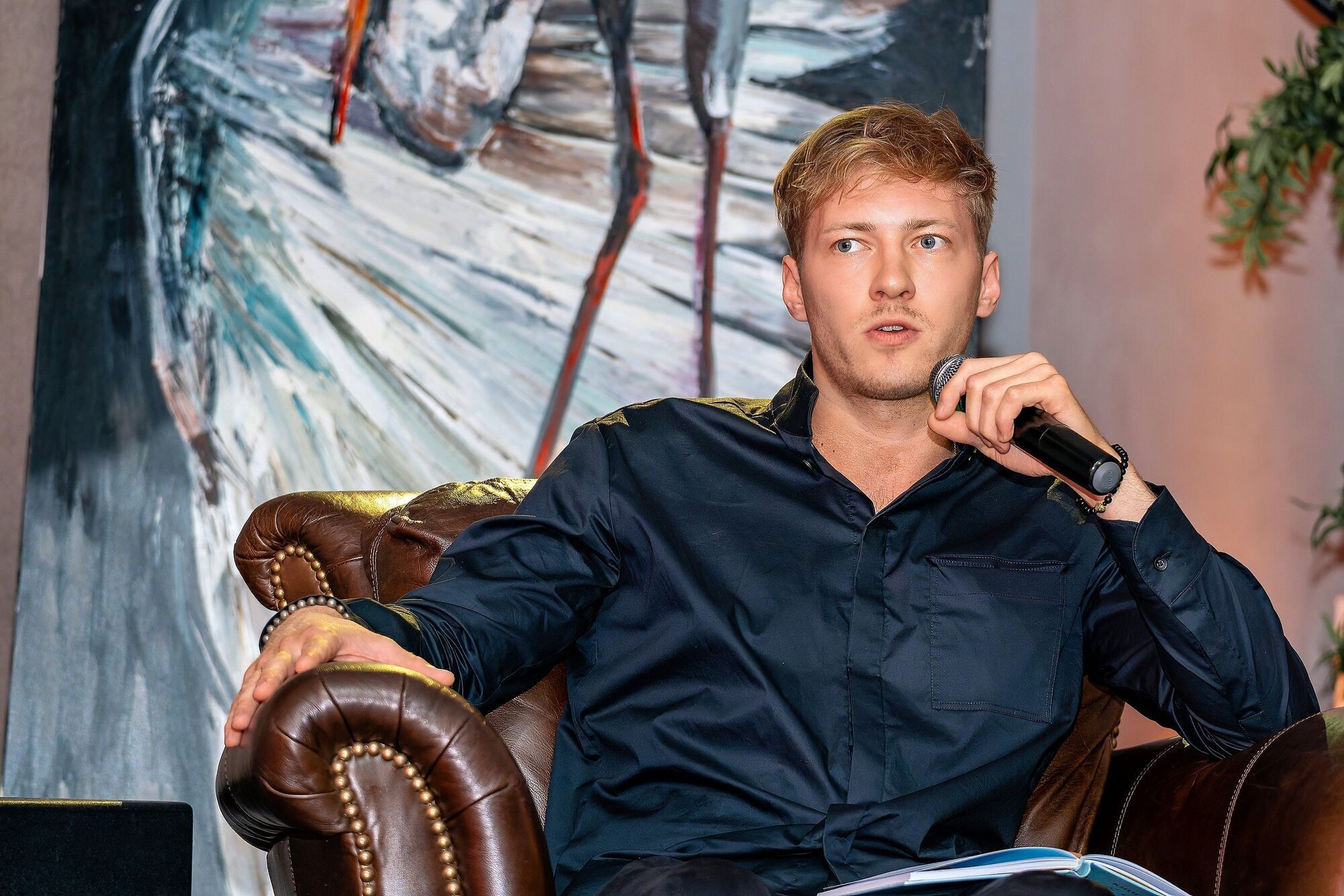"У Києві не пригадую таких вибухів". Григорій Бакланов – про прильоти під час зйомок у рідній Одесі, справжні гонорари акторів та другу освіту