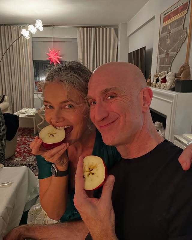 60-летняя супермодель Павлина Поризкова выходит замуж после трагической смерти экс-супруга: что известно о новом женихе звезды Playboy