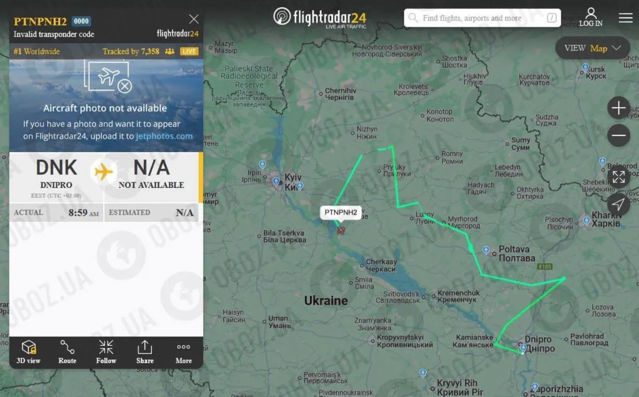 У небі над Києвом помітили великий літак із позивним PTNPNX2: подробиці. Відео