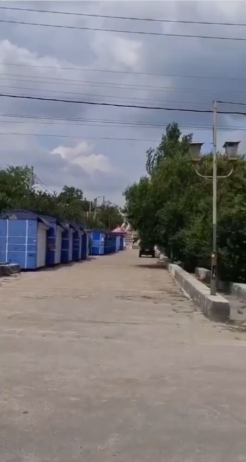 "Город без лета и свободы": в сети показали, как выглядит оккупированный Геническ, где раньше отдыхали тысячи людей. Видео