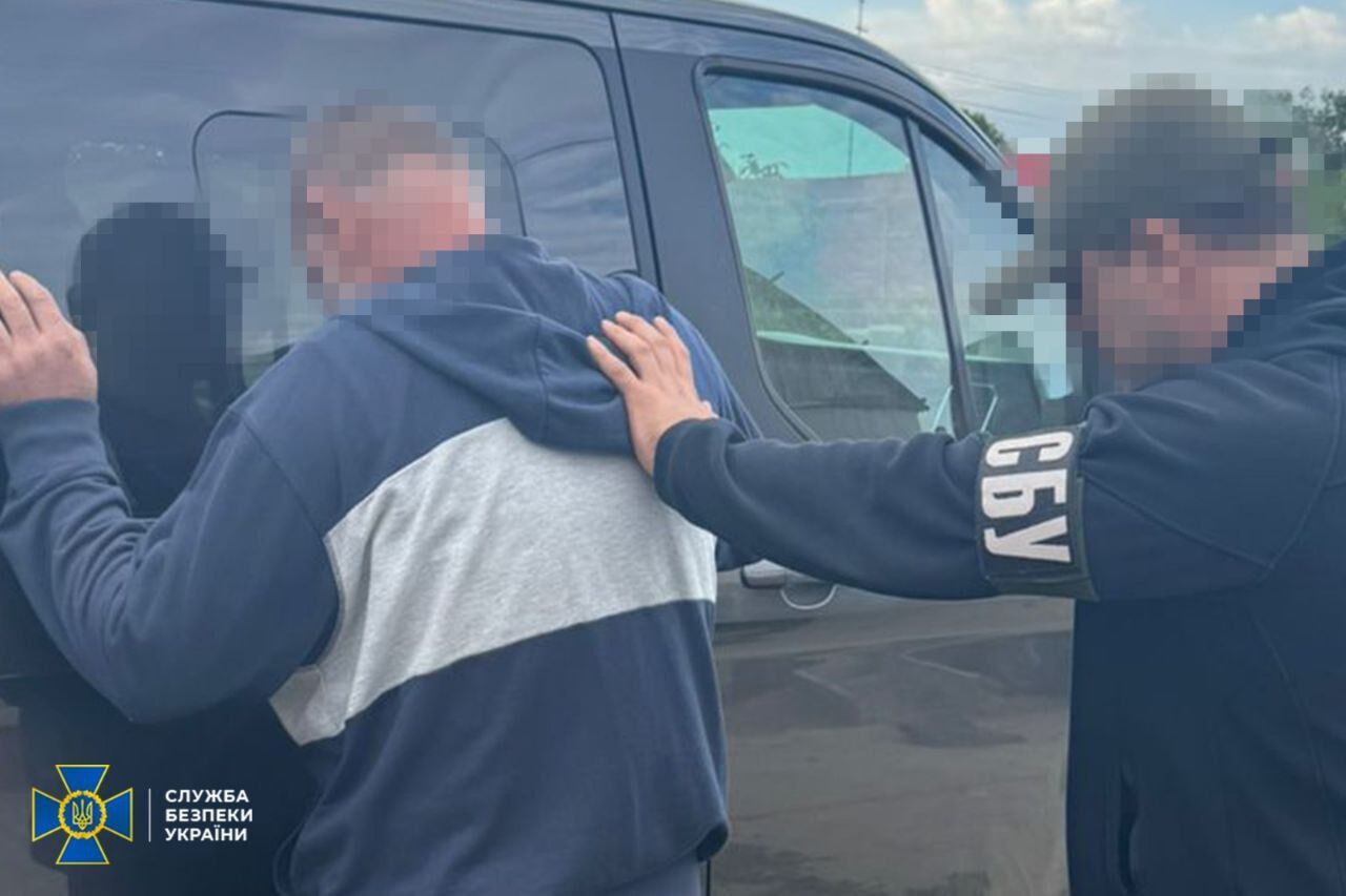 Працювали на Росію під час окупації: у Херсоні затримали 7 колаборантів. Фото
