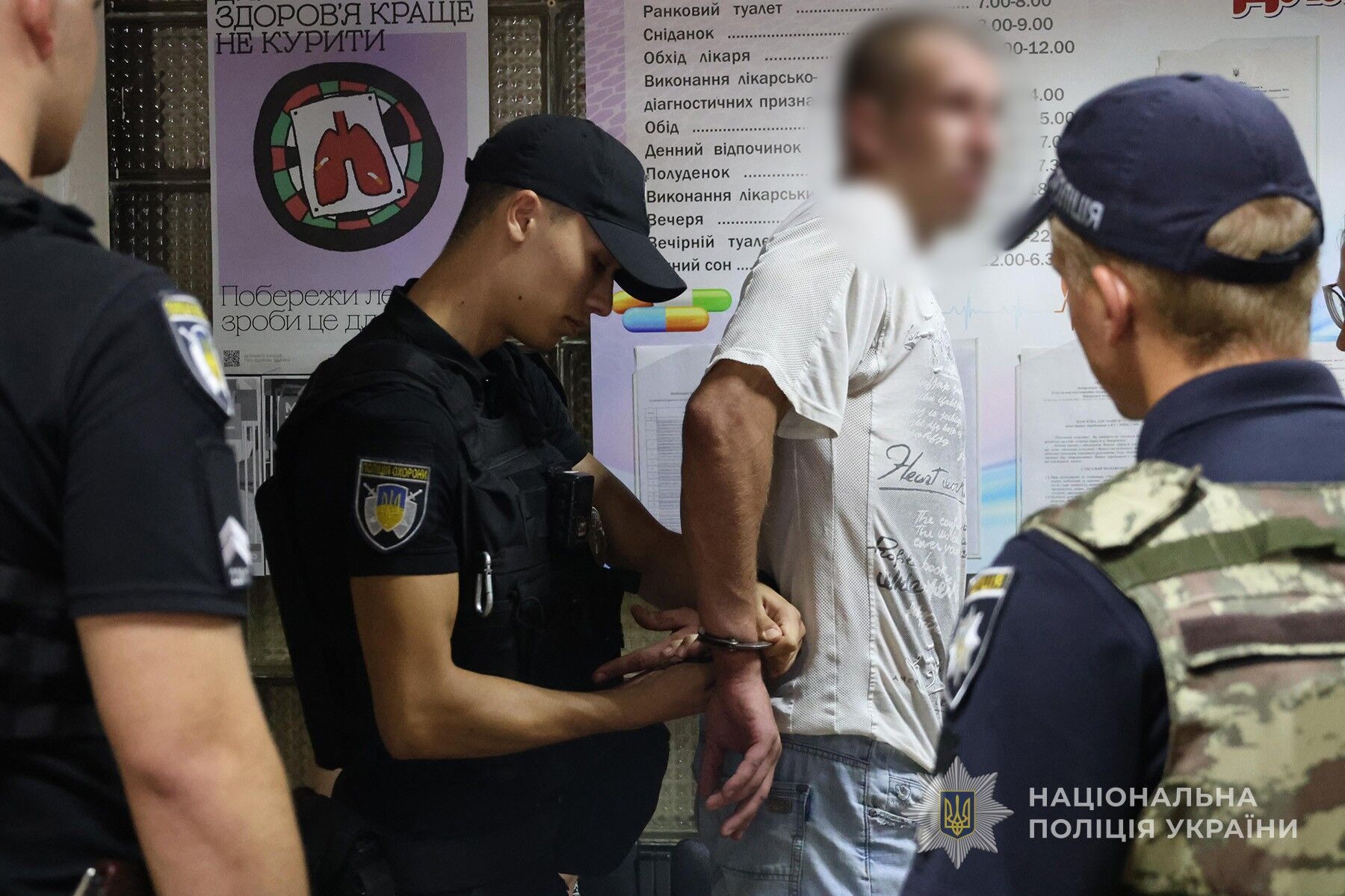У Запоріжжі чоловік із ножем напав на лікаря. Фото