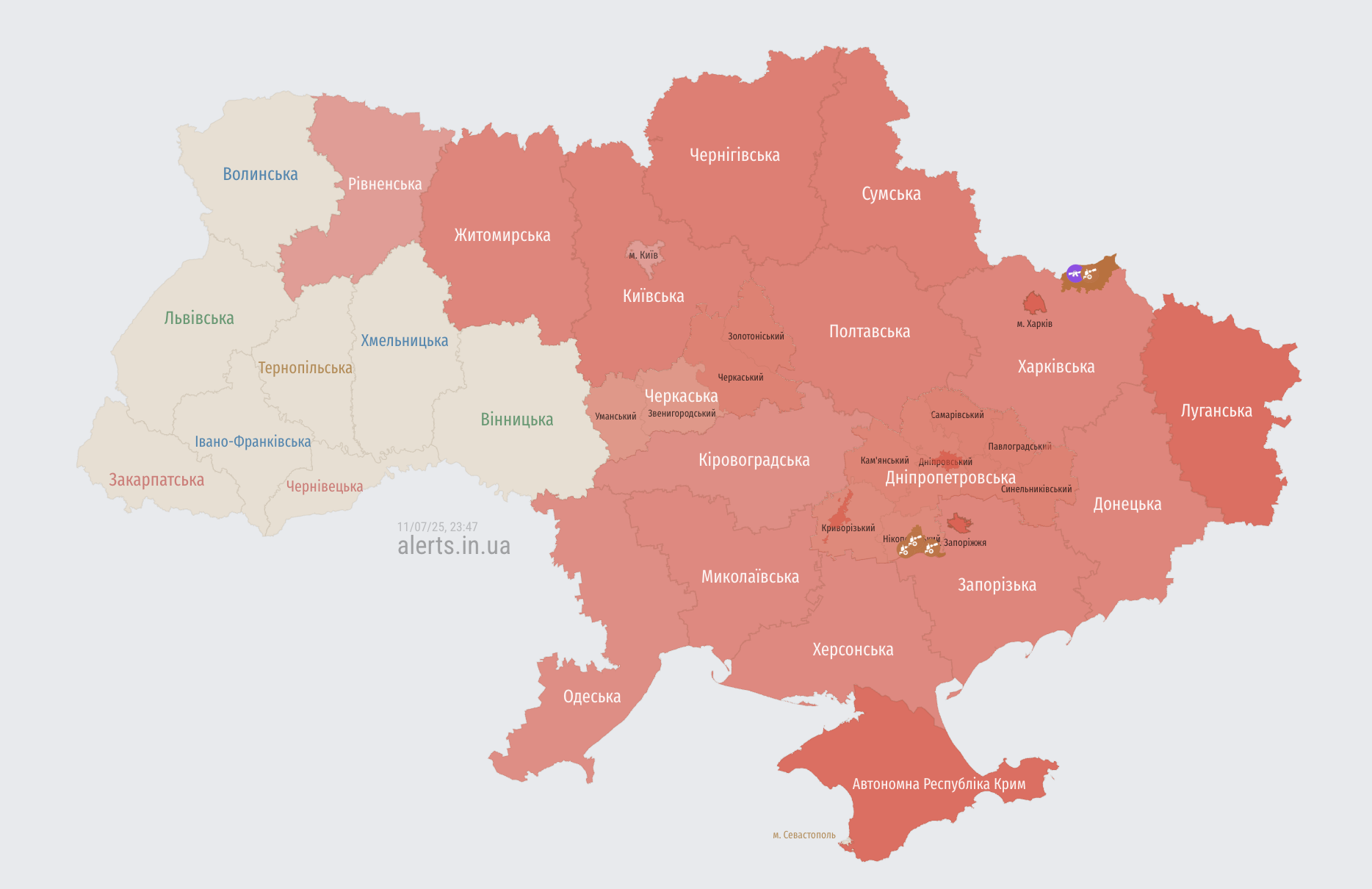 Під основним ударом були Львів, Луцьк, Харків і Чернівці: Росія атакувала Україну дронами й ракетами, є загиблі. Фото, відео та всі подробиці