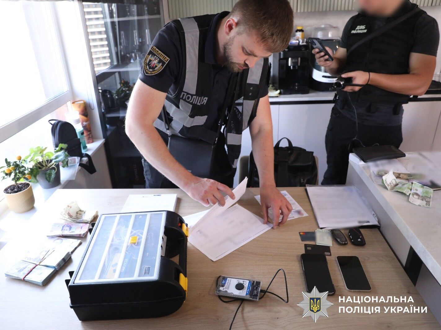 Продавали фальшиві довідки МСЕК про інвалідність: мешканці Києва організували масштабну схему для ухилянтів. Фото та відео