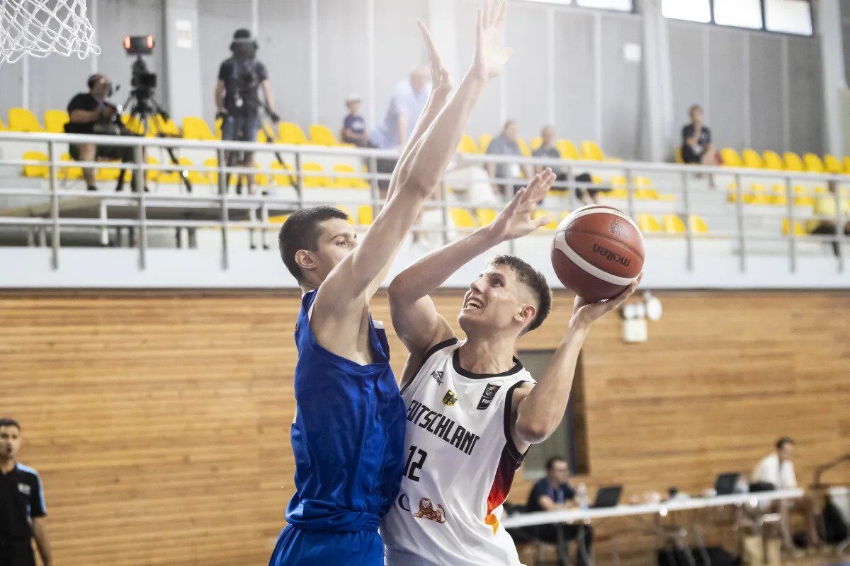 Збірна України з поразки стартувала на молодіжному Євробаскеті-2025