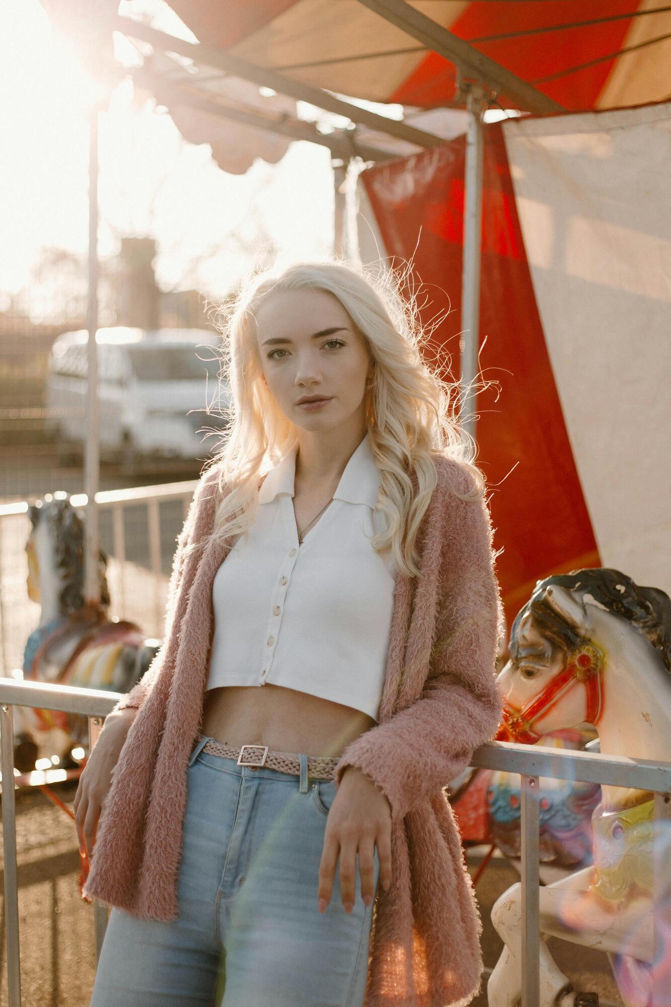 Топ-6 цветов, которые будут повсюду этим летом: модные тренды 2025