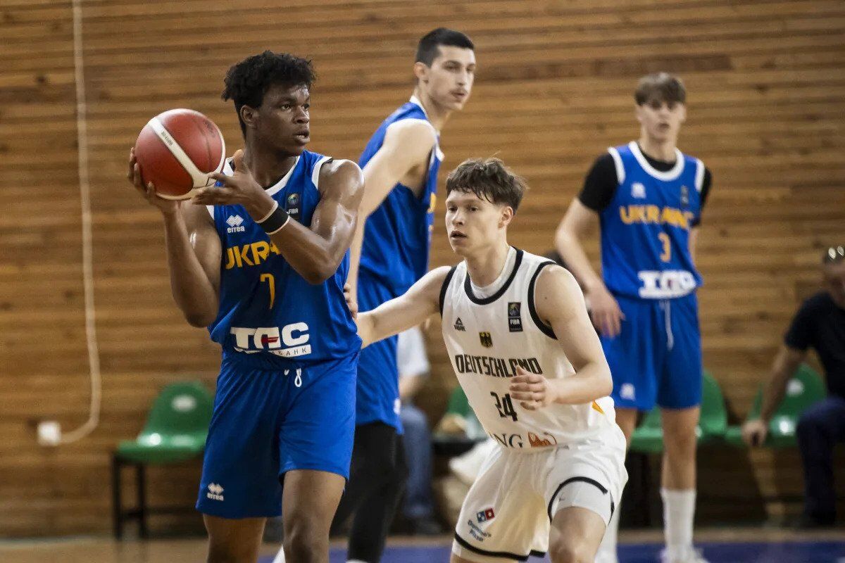 Збірна України з поразки стартувала на молодіжному Євробаскеті-2025
